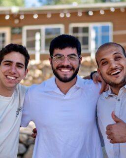 Shabbat Shalom from all of us at CMC! Wishing our community a restful and joyful Shabbat full of connection and warmth. 
.
.
.
.
.
#CMC #SummerCamp #Explore #Connect #Belong